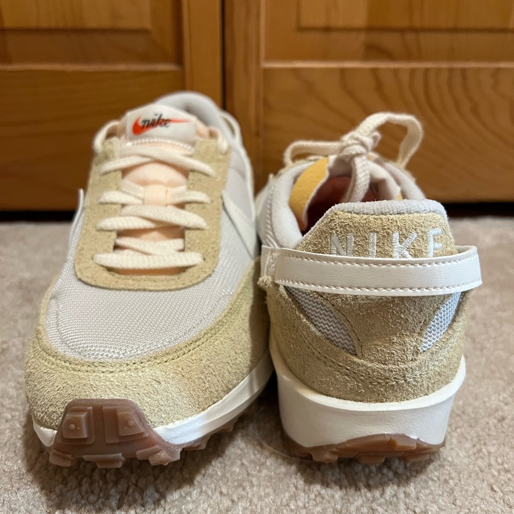 Nike Women’s Waffle Debut Vintage - Size 8.5